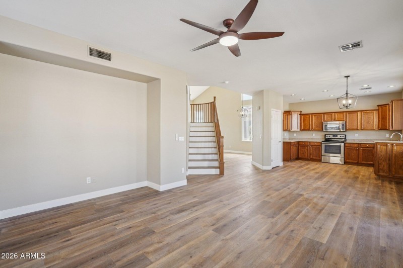 14-web-or-mls-W Thompson Way-S2002-014