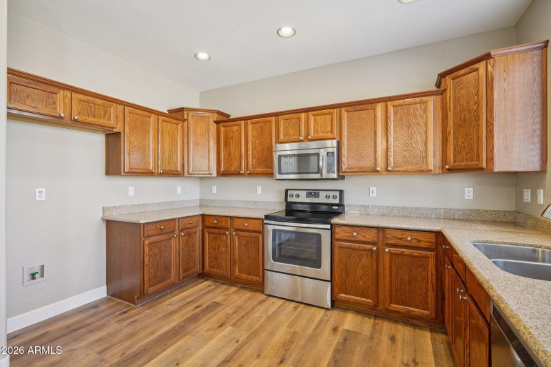 16-web-or-mls-W Thompson Way-S2002-016