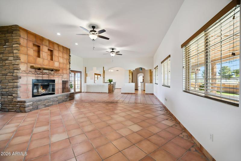 7-web-or-mls-7496-s-linda-lou-rd