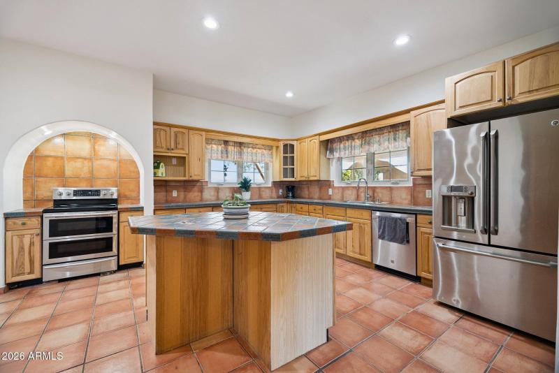 17-web-or-mls-7496-s-linda-lou-rd