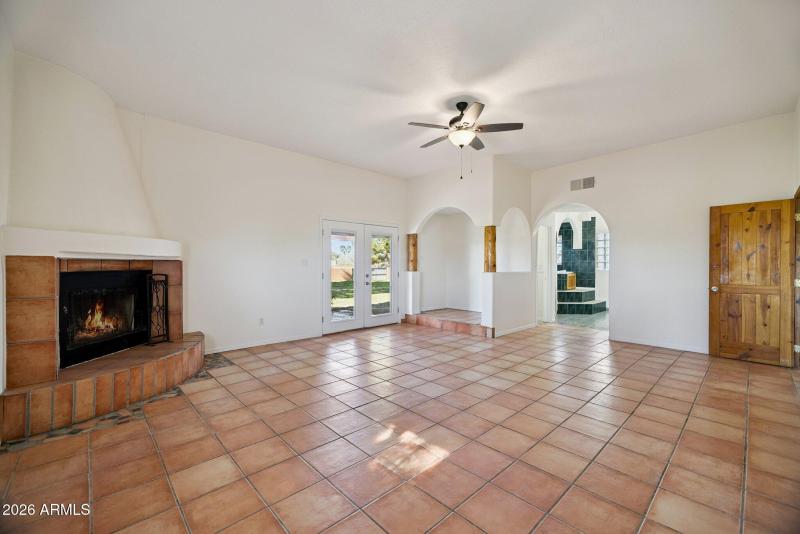 20-web-or-mls-7496-s-linda-lou-rd