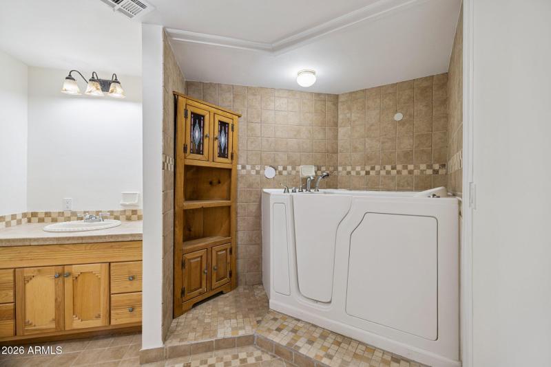 41-web-or-mls-7496-s-linda-lou-rd