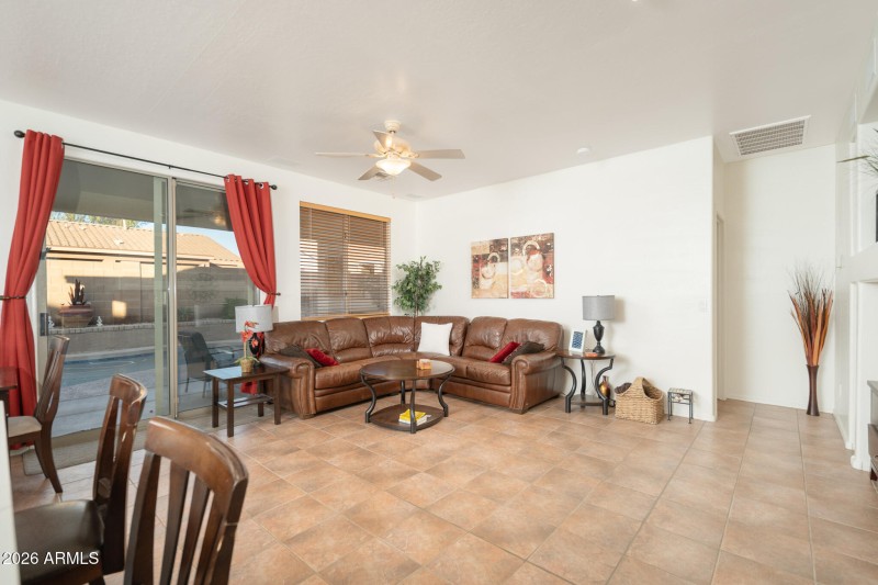 Open Space - Family room/kitchen