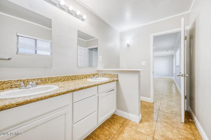 5548 W Belmont Ave - Web Quality - 023 -