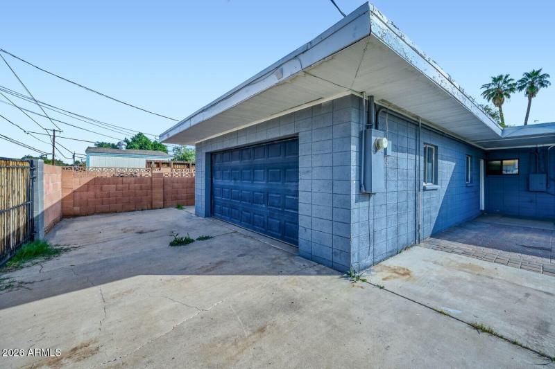 5548 W Belmont Ave - Web Quality - 027 -