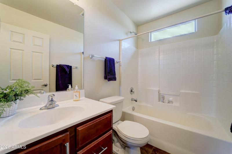 880 S Buena Vista Dr-25