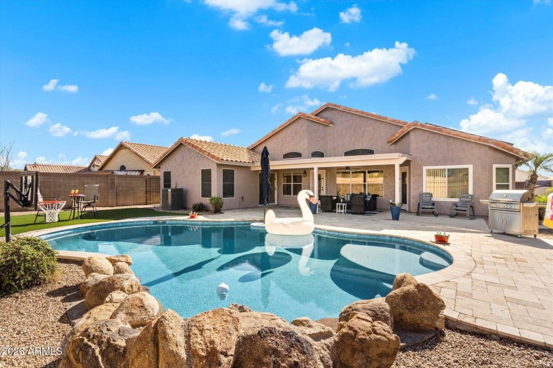 WELCOME TO YOUR PRIVATE OASIS