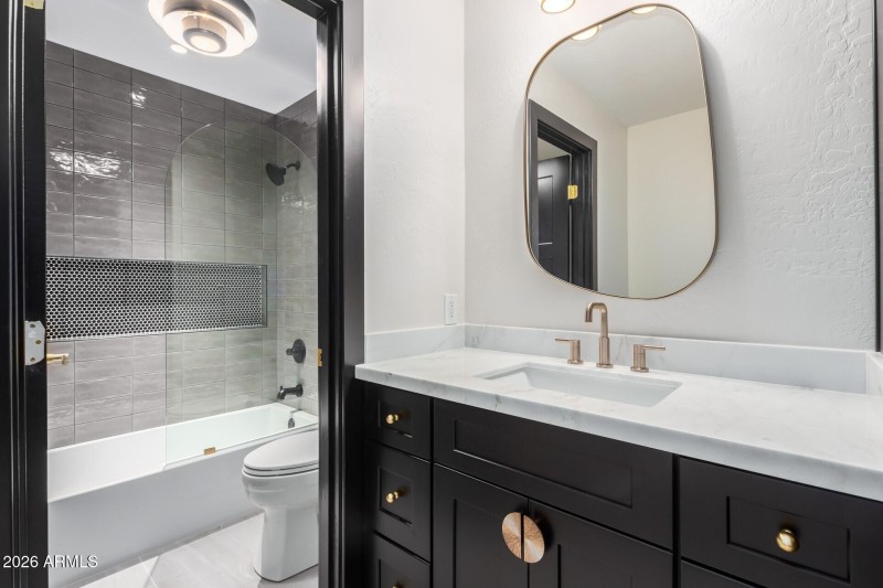 049_Guest Bathroom 3