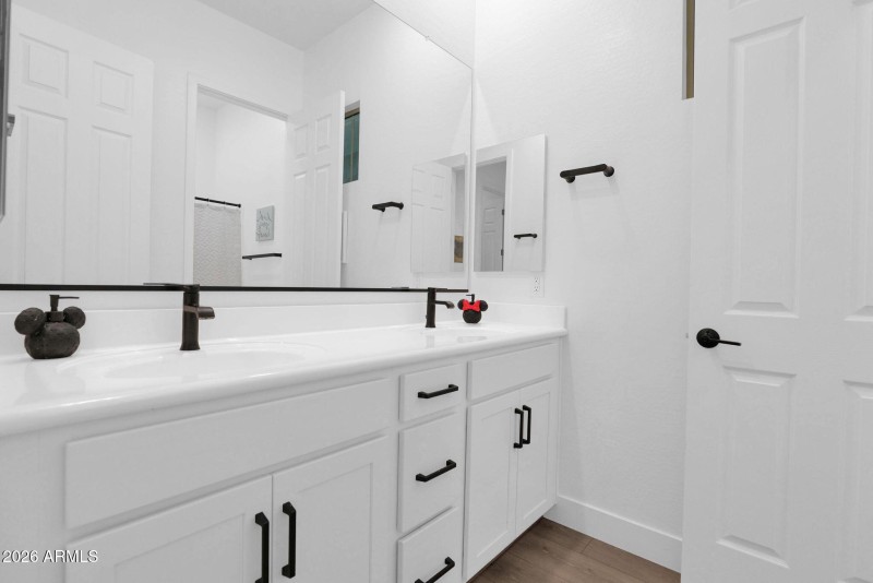 6-web-or-mls-P1525316