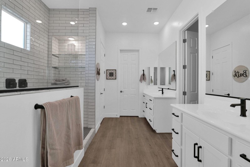 15-web-or-mls-P1525336