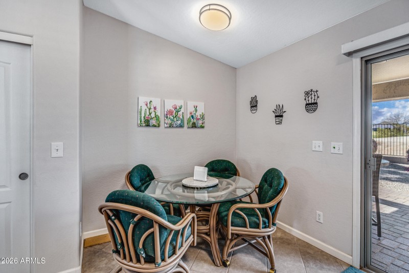 30528 N Sunray Dr-12