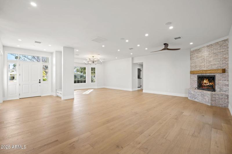 9-web-or-mls-4030-n-54th-pl