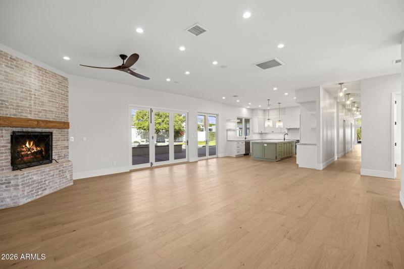 11-web-or-mls-4030-n-54th-pl