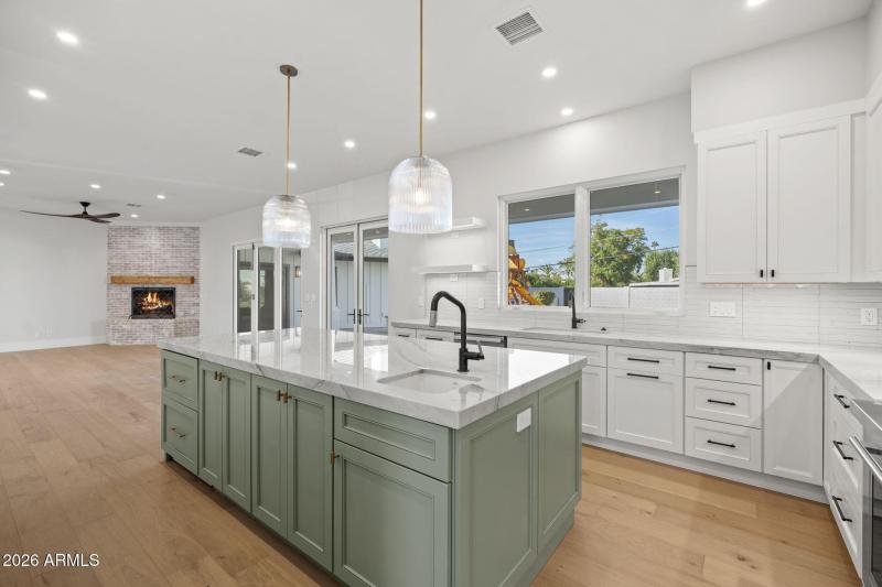 19-web-or-mls-4030-n-54th-pl