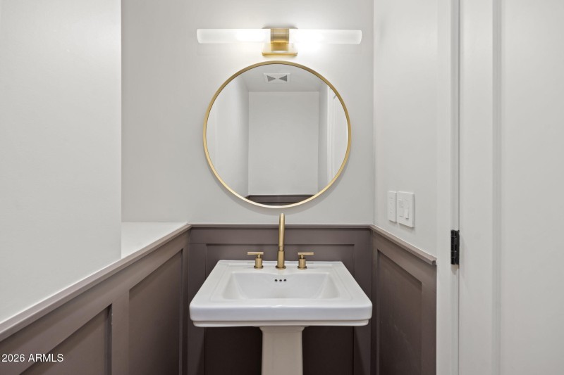 24-web-or-mls-4030-n-54th-pl