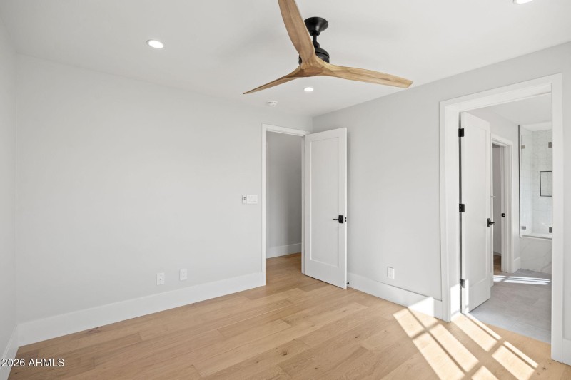 26-web-or-mls-4030-n-54th-pl