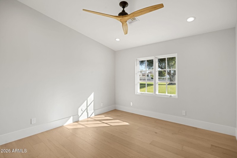 28-web-or-mls-4030-n-54th-pl