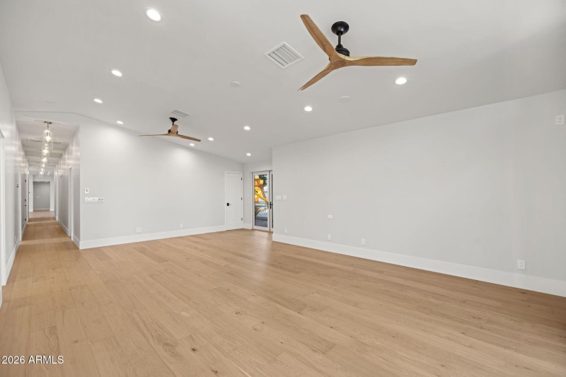 37-web-or-mls-4030-n-54th-pl