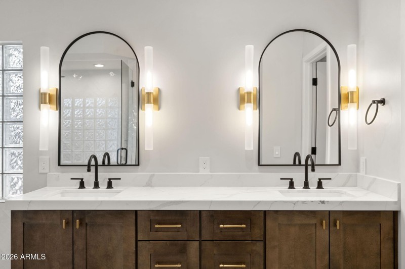 44-web-or-mls-4030-n-54th-pl