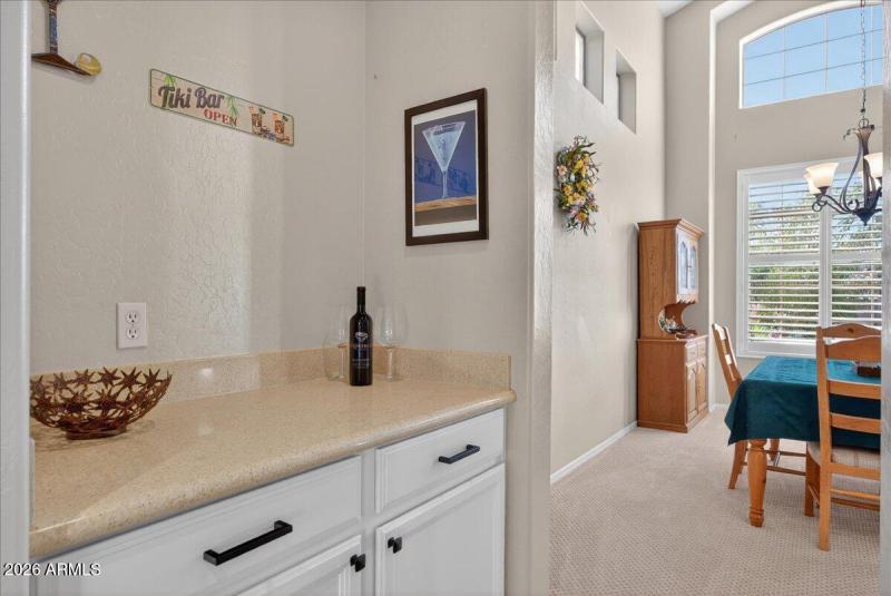 14-7855 E Kenwood St_RedHogMedia