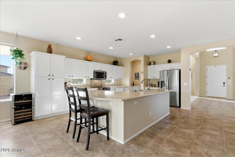 16-7855 E Kenwood St_RedHogMedia