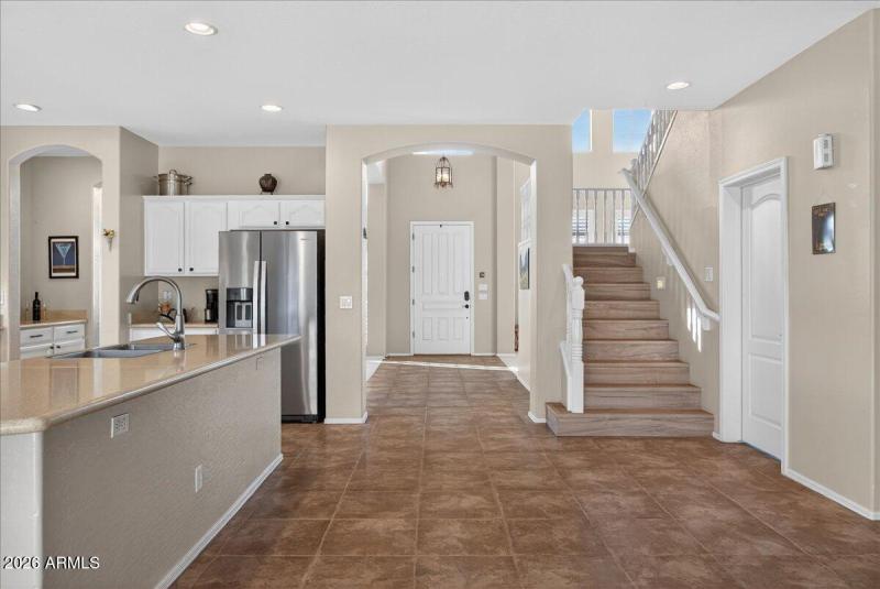 21-7855 E Kenwood St_RedHogMedia