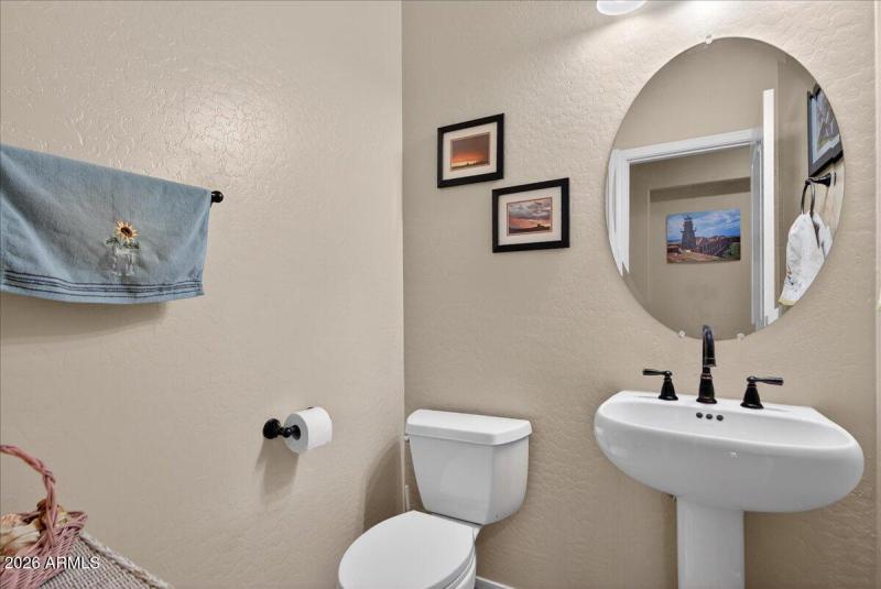 25-7855 E Kenwood St_RedHogMedia