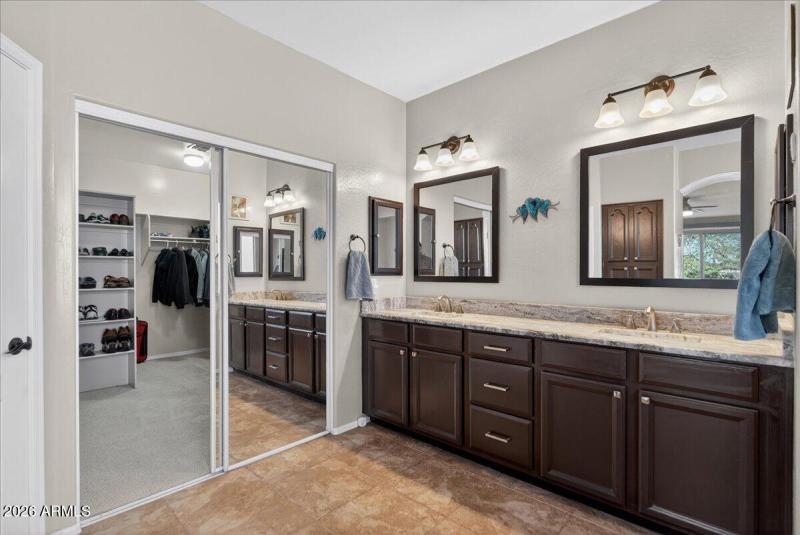 29-7855 E Kenwood St_RedHogMedia