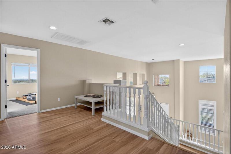 32-7855 E Kenwood St_RedHogMedia