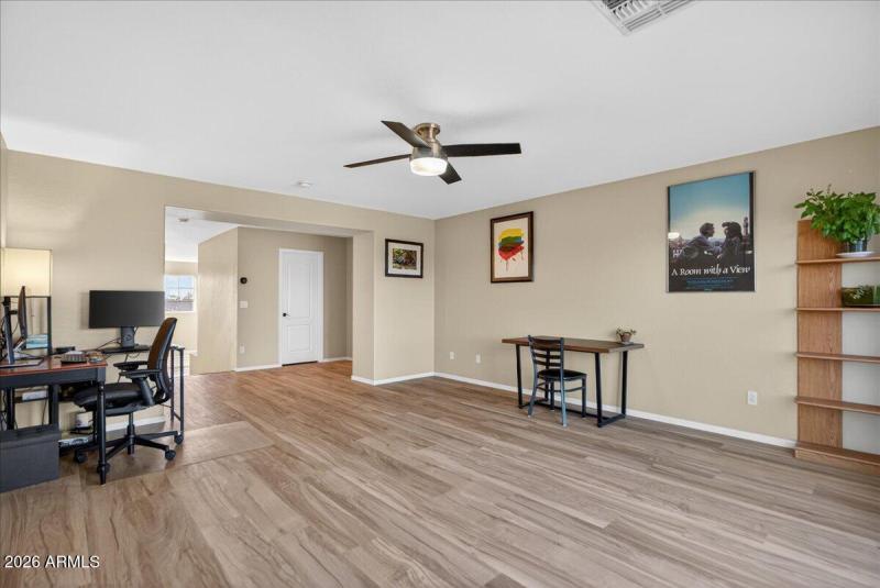 36-7855 E Kenwood St_RedHogMedia