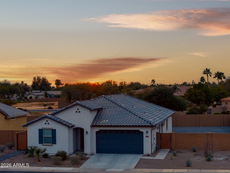 2561 N Casa Grande - Twilight 3