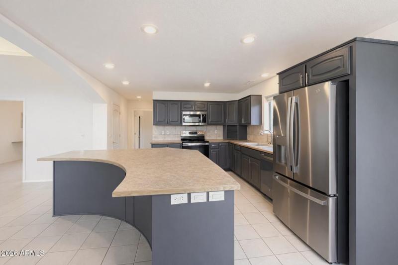 607FB9B7-89AB-4B08-BF4E-585DA50CF9F5