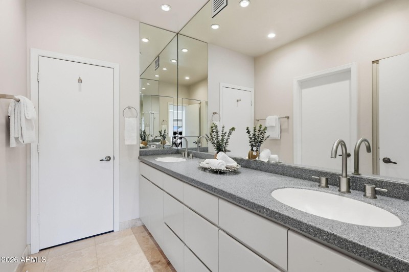 5332 W Misty Willow Lane