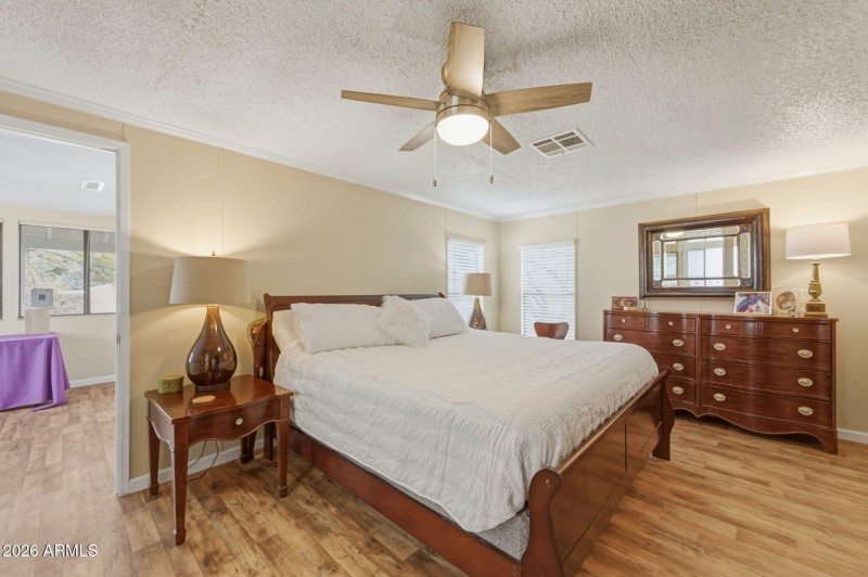 19-Primary Bedroom (1)