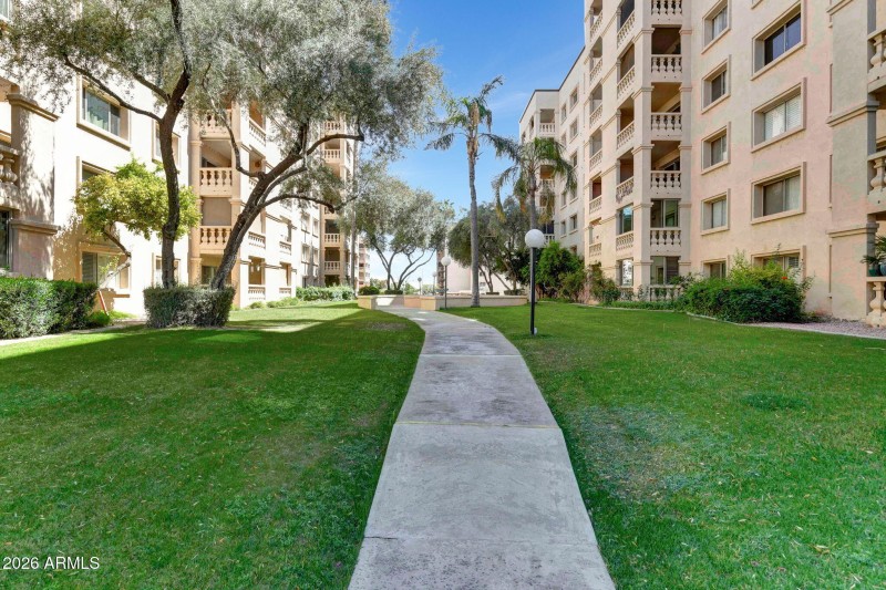 23-web-or-mls-7950-e-camelback-rd-bldg-2