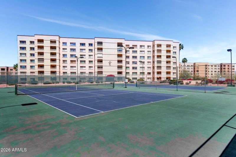 26-web-or-mls-7950-e-camelback-rd-bldg-2