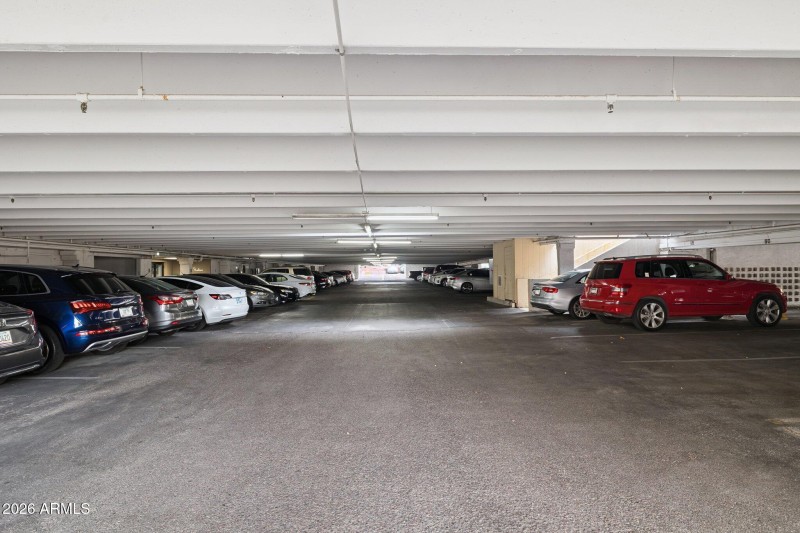 37-web-or-mls-7950-e-camelback-rd-bldg-2