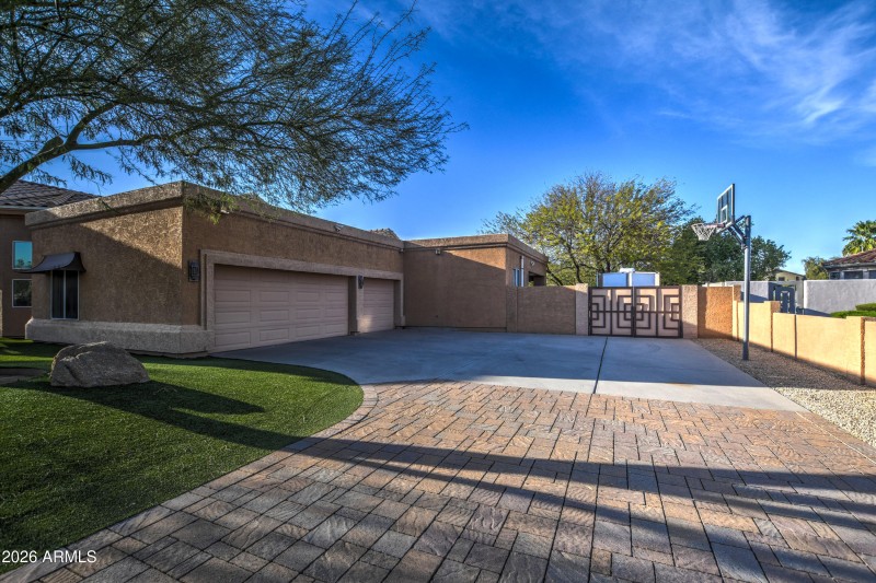 5332 W Misty Willow Lane