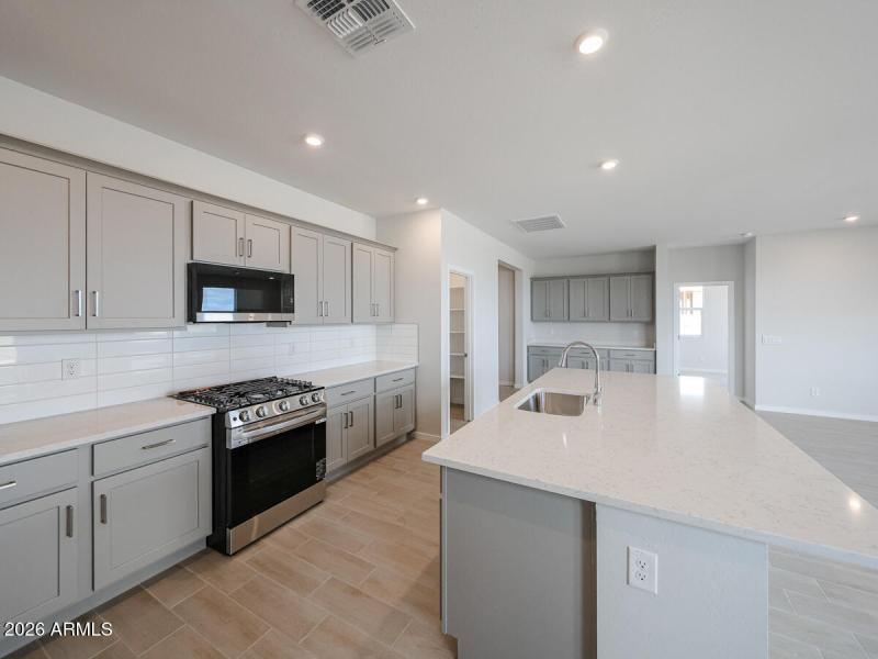 13_Rancho-Vista_by-Century-Communities_A