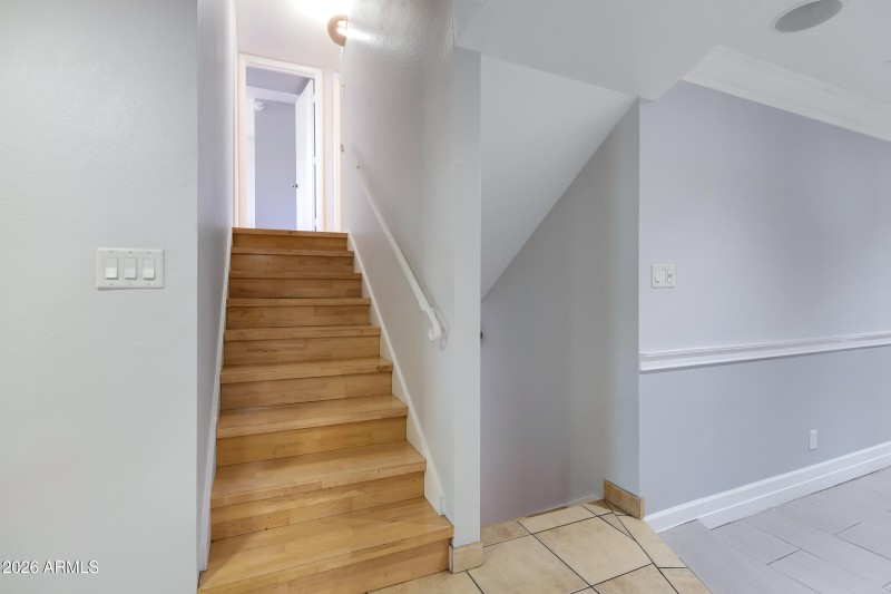 1627 E Fremont Dr-15