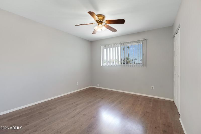 1627 E Fremont Dr-17