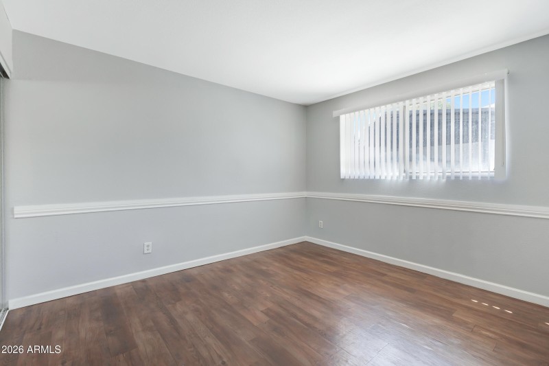 1627 E Fremont Dr-26