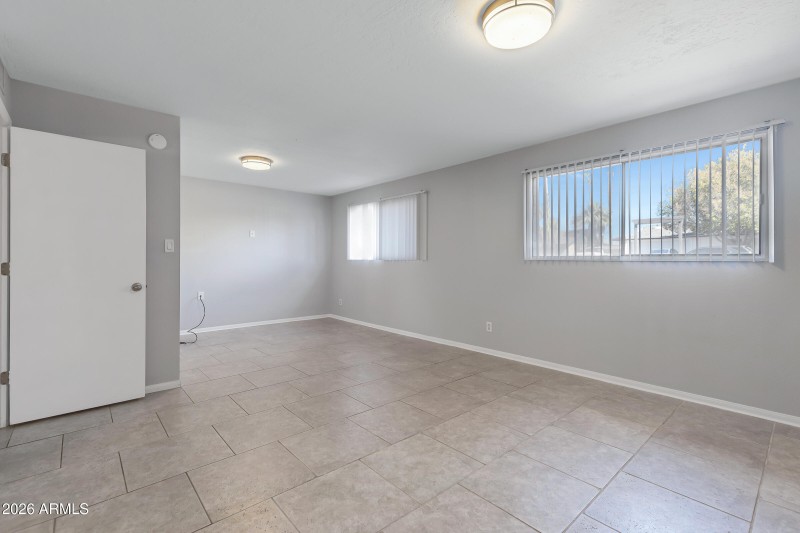 1627 E Fremont Dr-28