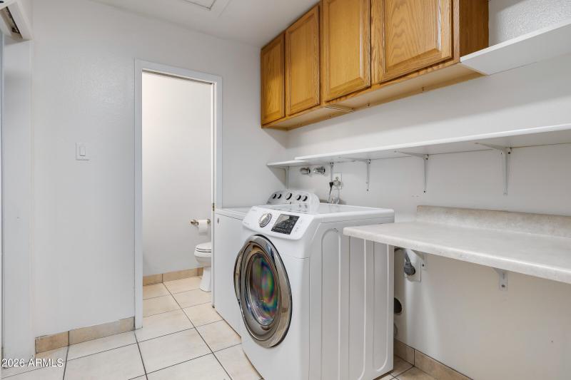 1627 E Fremont Dr-32