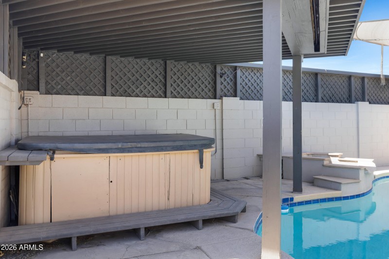 1627 E Fremont Dr-39