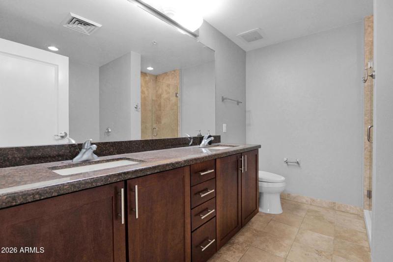 Ensuite Bathroom Dual Sinks