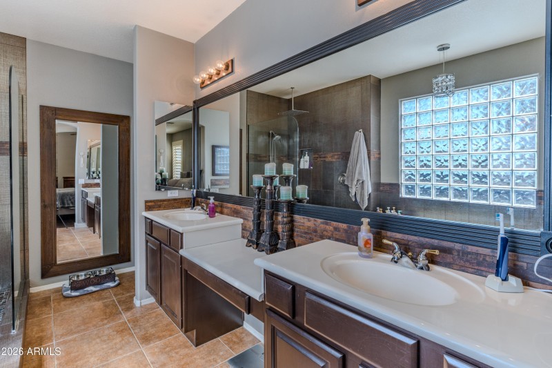 16 - Master Bathroom