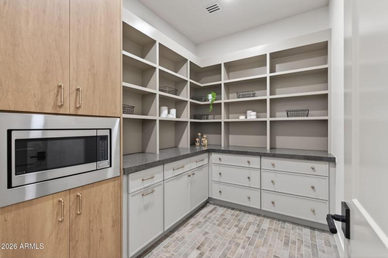 25-web-or-mls-022_REK00695