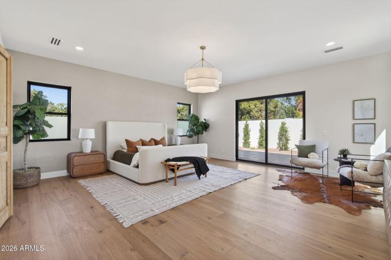 28-web-or-mls-025_REK00711