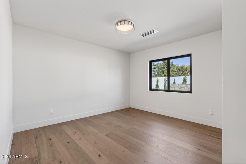 44-web-or-mls-045_REK00823